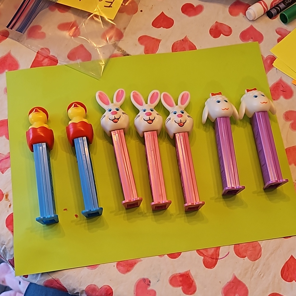 Set of 7 Pez dispensers Easter. 3 bunny, 2 sheep, 2 chicken. Vintage